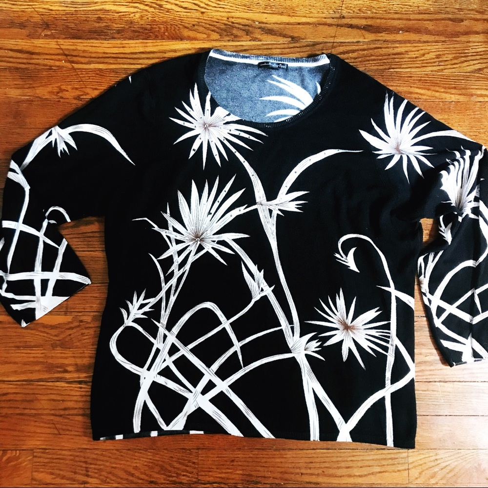 ✨ Pierri New York Palm Leaf Sweater w/ Gem detail✨